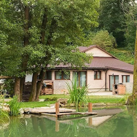 Chalet Rustikalna Chalupka Pri Jazere