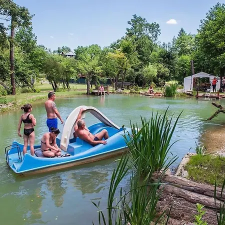 Rustikalna Chalupka Pri Jazere Chalet Nemsova