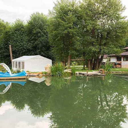 Chalet Rustikalna Chalupka Pri Jazere Nemsova