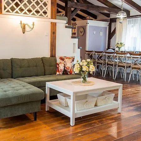 Rustikalna Chalupka Pri Jazere Chalet Nemsova
